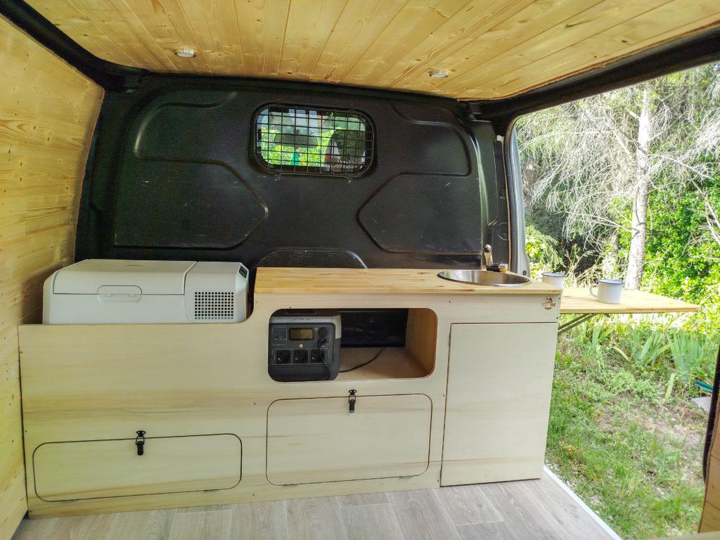 amenagement van ford transit custom meuble cuisine